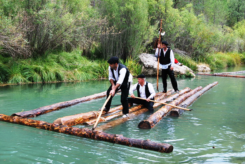 fiesta-ganchera-en-agosto-turismo-regional-en-el-alto-tajo-en-guadalajara