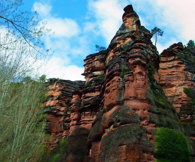 Santuario de la Virgen de la Hoz en el barranco del río Gallo