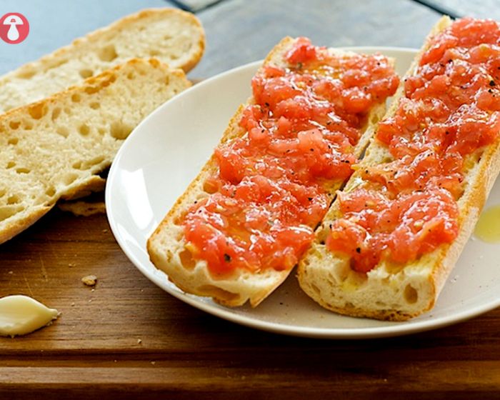 Pan con tomate en Casa Chon